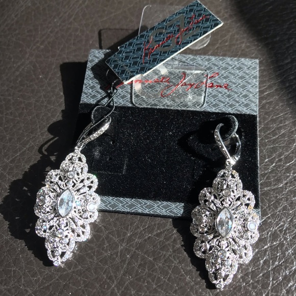 Kenneth Jay Lane Jewelry - 🎉HP/JUST IN🔥Sparkling Kenneth Jay Lane Earrings